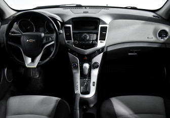 Подержанный автомобиль Chevrolet Cruze Sedan 2012 года (14 фото)