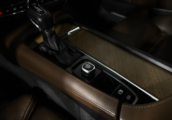 Подержанный автомобиль Volvo S90 2017 года (21 фото)