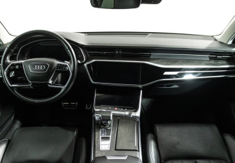Подержанный автомобиль Audi A6 Sedan 2018 года (13 фото)