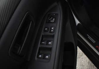 Подержанный автомобиль Mitsubishi Outlander 2017 года (15 фото)