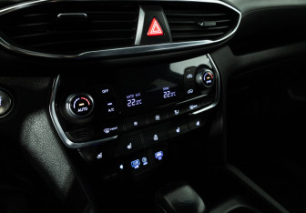 Подержанный автомобиль Hyundai Santa Fe 2019 года (20 фото)