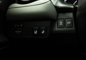 Подержанный автомобиль Toyota RAV4 2016 года (20 фото)