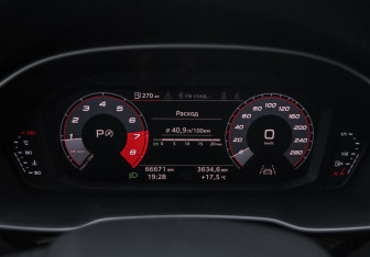 Подержанный автомобиль Audi Q3 2019 года (15 фото)