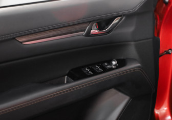 Подержанный автомобиль Mazda CX-5 2020 года (21 фото)