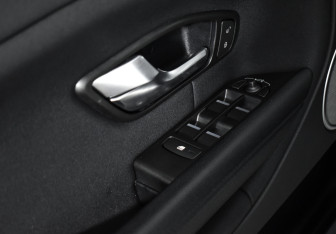 Подержанный автомобиль Land Rover Range Rover Evoque 2018 года (10 фото)