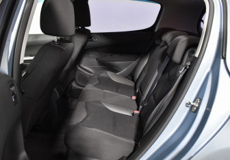 Подержанный автомобиль Peugeot 308 Hatchback 2011 года (11 фото)