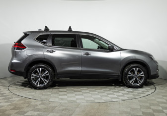 Подержанный автомобиль Nissan X-Trail 2021 года (4 фото)