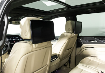 Подержанный автомобиль Cadillac Escalade Suv 2021 года (18 фото)