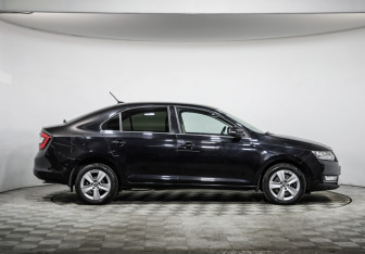 Подержанный автомобиль Skoda Rapid Liftback 2018 года (4 фото)