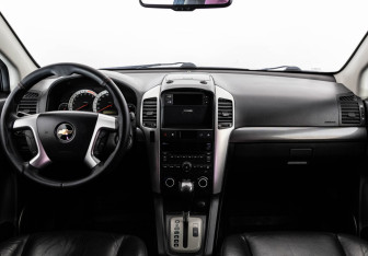 Подержанный автомобиль Chevrolet Captiva 2008 года (10 фото)