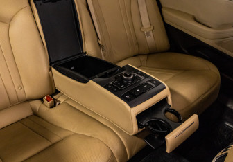 Подержанный автомобиль Hyundai Genesis 2014 года (22 фото)