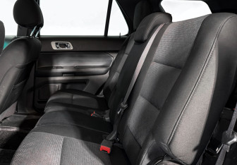 Подержанный автомобиль Ford Explorer 2013 года (12 фото)