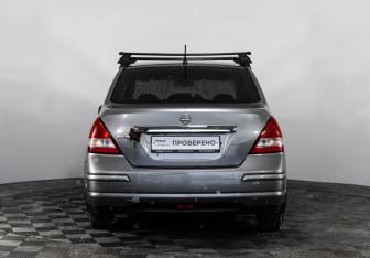 Подержанный автомобиль Nissan Tiida Sedan 2008 года (6 фото)