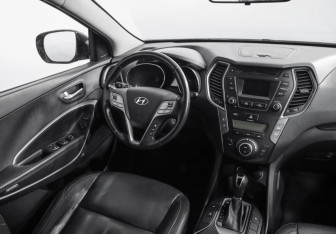 Подержанный автомобиль Hyundai Santa Fe 2013 года (9 фото)