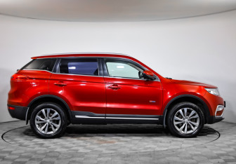 Подержанный автомобиль Geely Atlas 2019 года (4 фото)