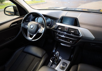 Подержанный автомобиль BMW X3 2018 года (9 фото)