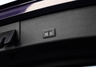 Подержанный автомобиль Audi e-tron 2021 года (39 фото)