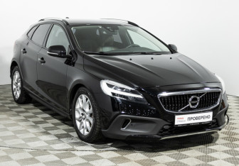 Подержанный автомобиль Volvo V40 Cross Country 2017 года (3 фото)
