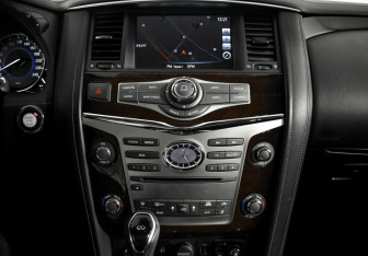 Подержанный автомобиль Infiniti QX80 2018 года (19 фото)