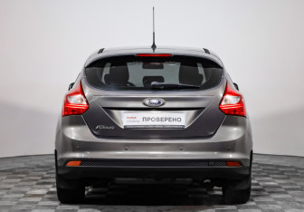 Подержанный автомобиль Ford Focus Hatchback 2012 года (5 фото)