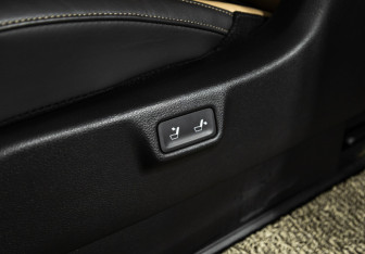 Подержанный автомобиль Kia Carnival 2021 года (11 фото)