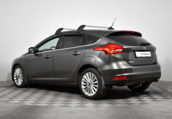 Подержанный автомобиль Ford Focus Hatchback 2018 года (7 фото)