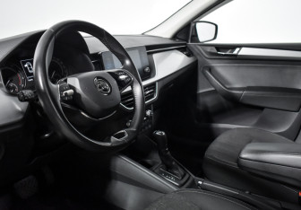 Подержанный автомобиль Skoda Rapid Liftback 2020 года (9 фото)