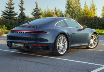 Подержанный автомобиль Porsche 911 Coupe 2021 года (12 фото)