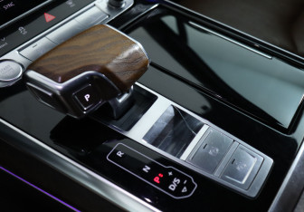 Подержанный автомобиль Audi Q7 2020 года (17 фото)