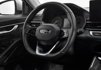 Подержанный автомобиль Geely Emgrand 2023 года (14 фото)