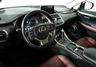 Подержанный автомобиль Lexus NX 2019 года (11 фото)
