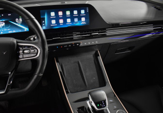 Подержанный автомобиль Omoda C5 2023 года (15 фото)