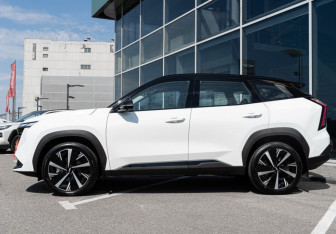 Новый Geely Atlas 2024 (10 фото)