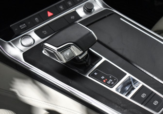 Подержанный автомобиль Audi A7 2018 года (11 фото)