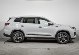 Подержанный автомобиль Chery Tiggo 8 Pro Max 2023 года (4 фото)