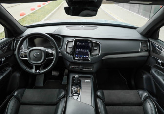 Подержанный автомобиль Volvo XC90 2019 года (11 фото)