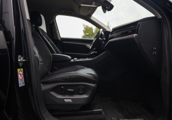 Подержанный автомобиль Volkswagen Touareg 2019 года (29 фото)