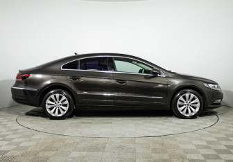 Подержанный автомобиль Volkswagen Passat CC 2012 года (4 фото)