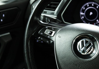 Подержанный автомобиль Volkswagen Tiguan 2018 года (21 фото)