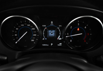 Подержанный автомобиль Jaguar F-Pace 2017 года (19 фото)