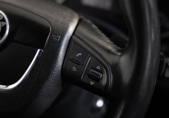 Подержанный автомобиль Skoda Octavia Liftback 2009 года (11 фото)