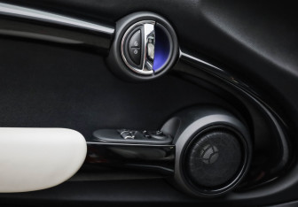 Подержанный автомобиль MINI Hatch 2019 года (29 фото)