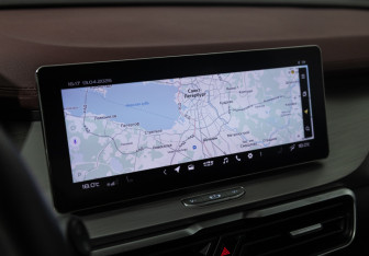 Подержанный автомобиль Geely Coolray 2022 года (17 фото)