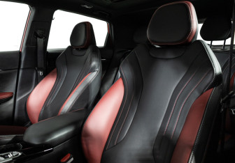 Подержанный автомобиль Geely Coolray 2024 года (16 фото)