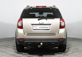 Подержанный автомобиль Chevrolet Captiva 2012 года (6 фото)