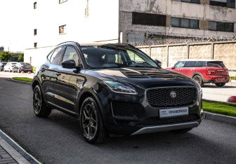 Подержанный автомобиль Jaguar E-Pace 2019 года (38 фото)