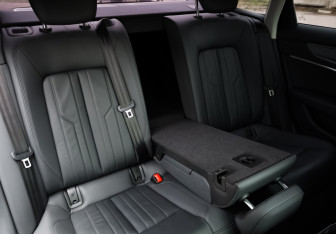 Подержанный автомобиль Audi A6 Sedan 2020 года (24 фото)