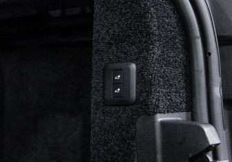 Подержанный автомобиль Land Rover Range Rover 2018 года (3 фото)
