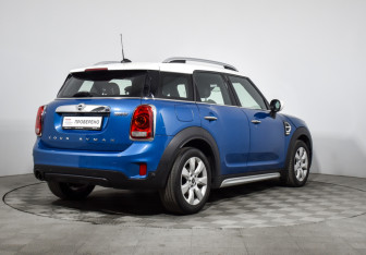 Подержанный автомобиль MINI Countryman 2020 года (5 фото)