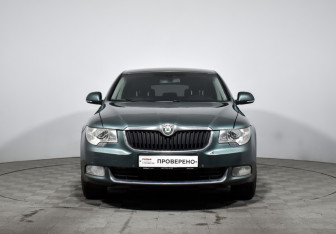 Подержанный автомобиль Skoda Superb Liftback 2013 года (2 фото)